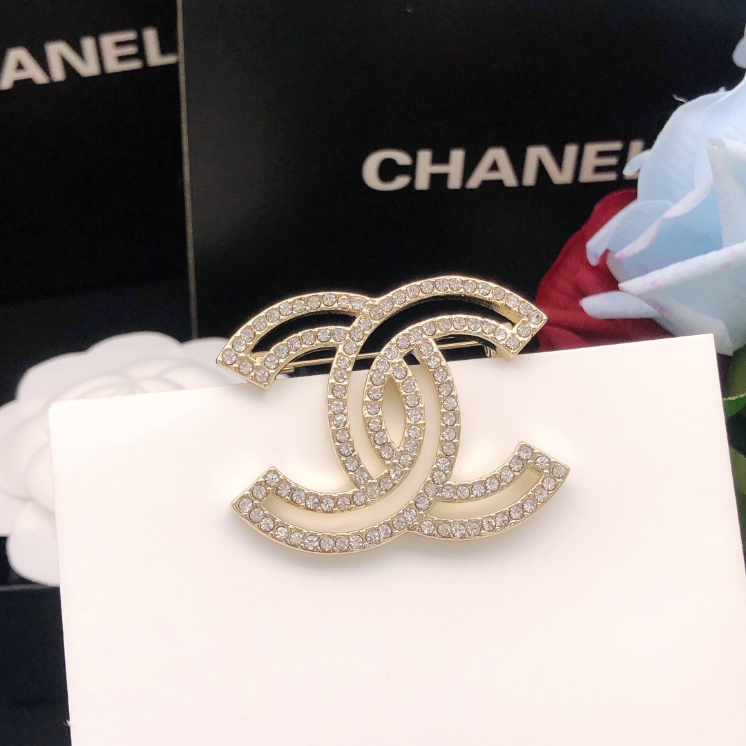 Chanel CC Logo Crystal Brooch brooch gold-tone metal with clear crystal rhinestones 3 5cm width