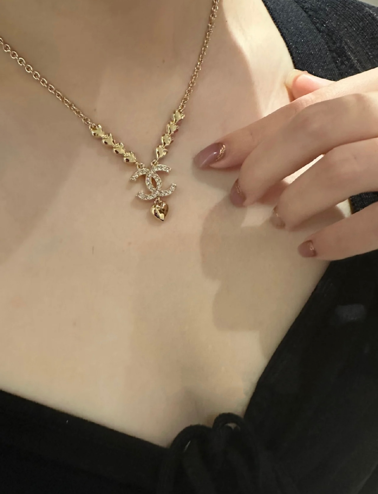 Chanel CC Heart Drop Necklace necklace Gold-tone metal with clear crystal accents and gold heart charm 42cm