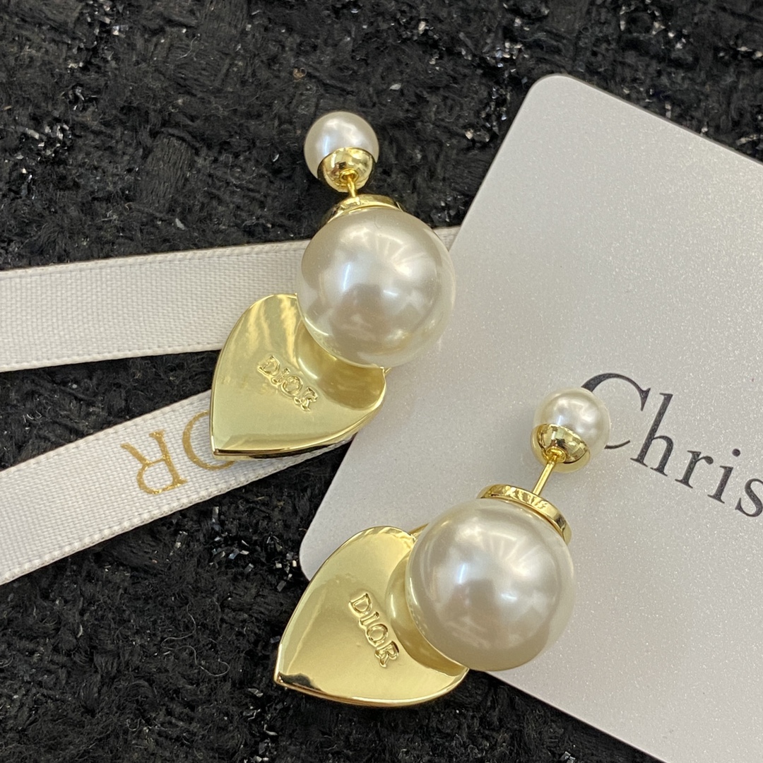 Dior Tribales Heart CD Pearl Earrings earrings Gold-tone metal with white pearls One Size