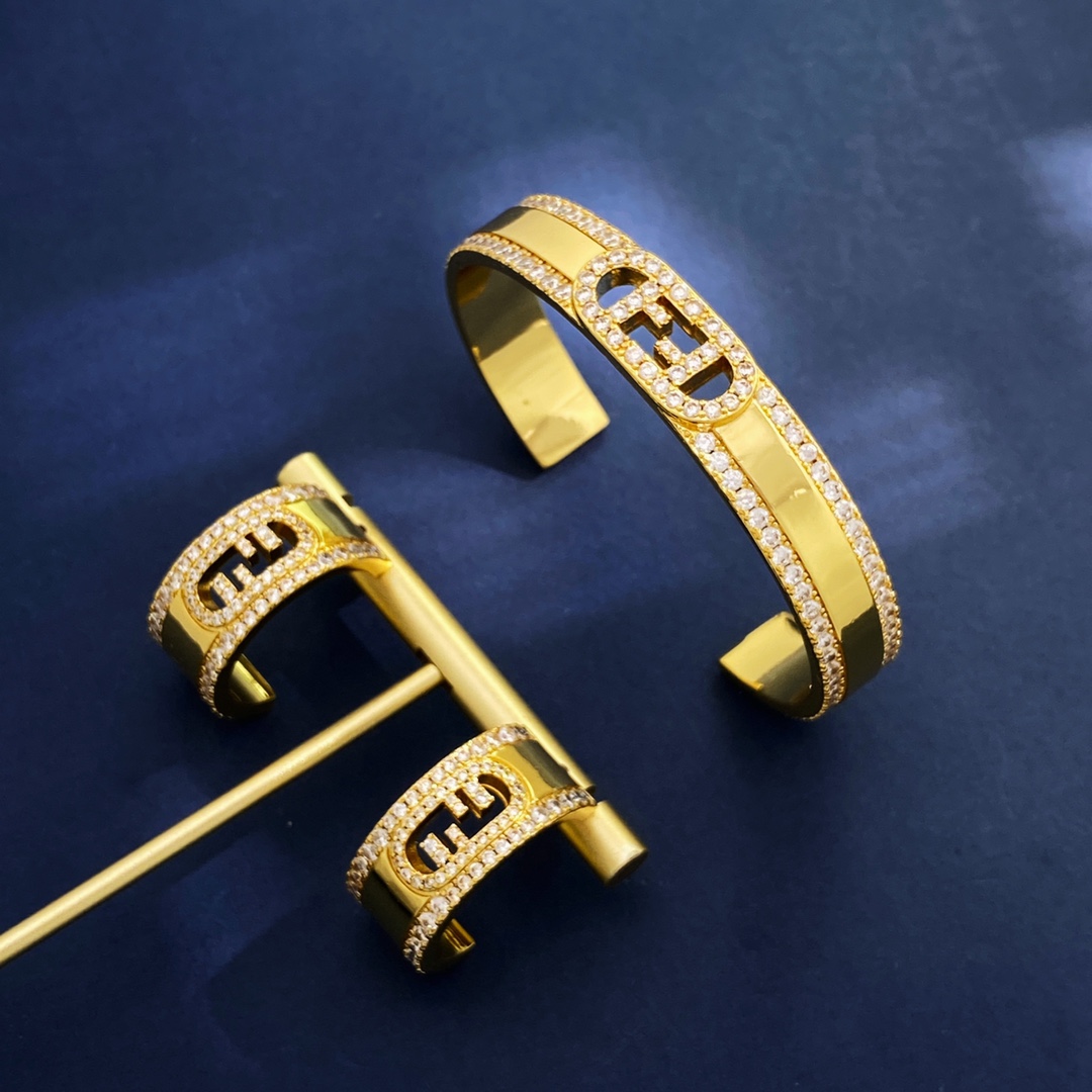 Fendi O Lock bracelet gold-tone metal with clear crystal accents 70