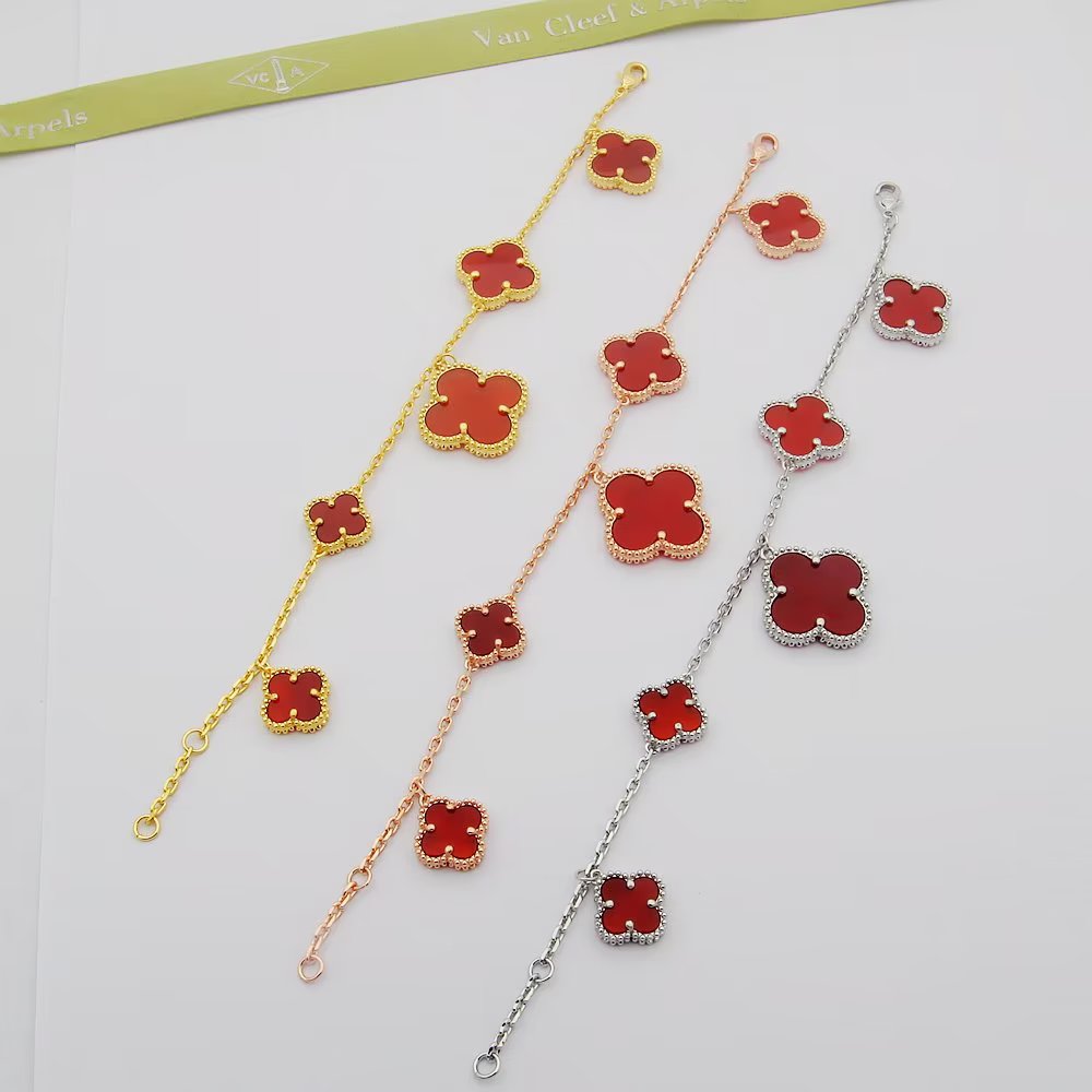 Bracciale Van Cleef Arpels Magic Alhambra Oro giallo con corniola rossa Oro rosa con malachite verde Oro giallo con malachite verde Oro bianco con malachite verde 18 cm