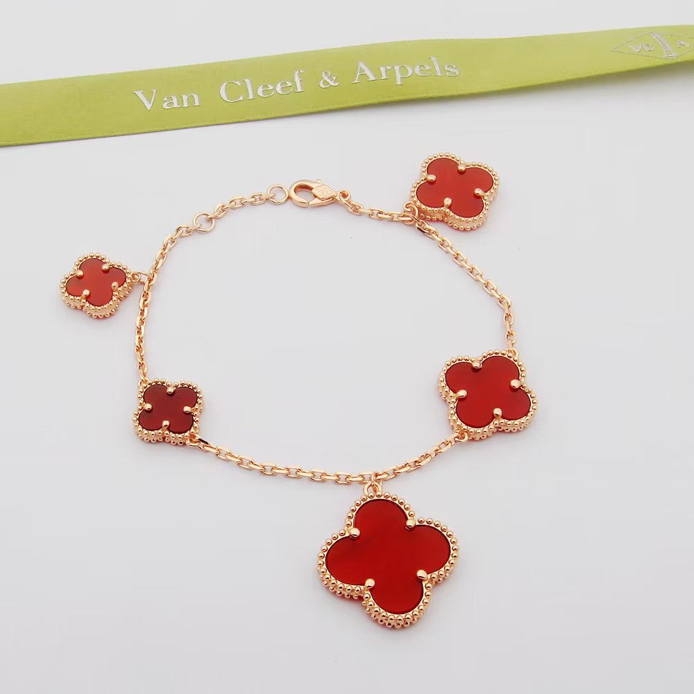 Bracciale Van Cleef Arpels Magic Alhambra Oro giallo con corniola rossa Oro rosa con malachite verde Oro giallo con malachite verde Oro bianco con malachite verde 18 cm