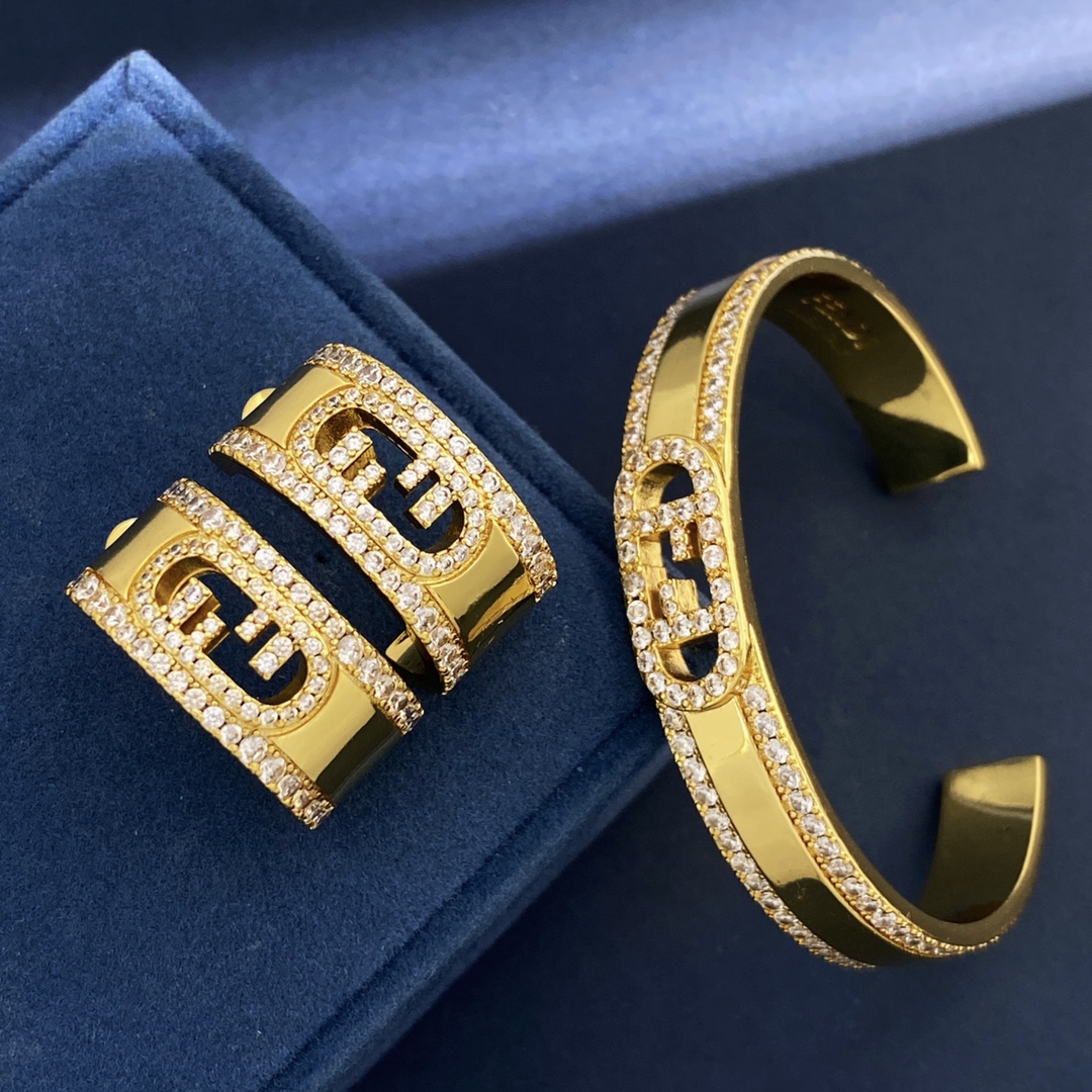 Fendi O Lock bracelet gold-tone metal with clear crystal accents 70