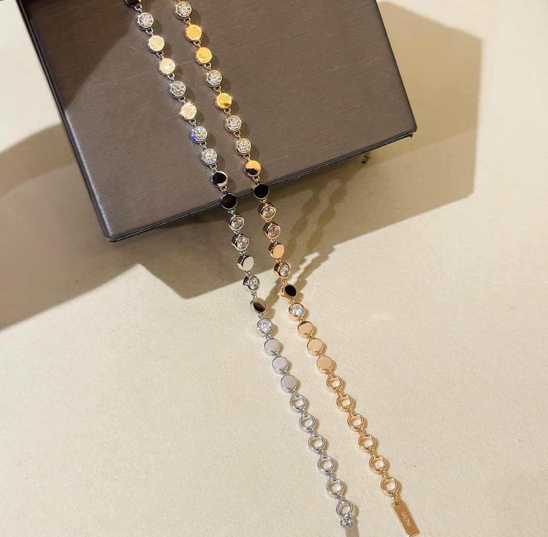 Messika D-Vibes bracelet rose gold metal with clear round brilliant-cut diamonds 18cm adjustable