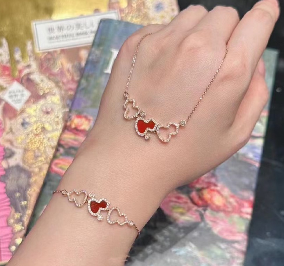 Qeelin WULU bracelet 18k rose gold red carnelian clear diamond 18cm