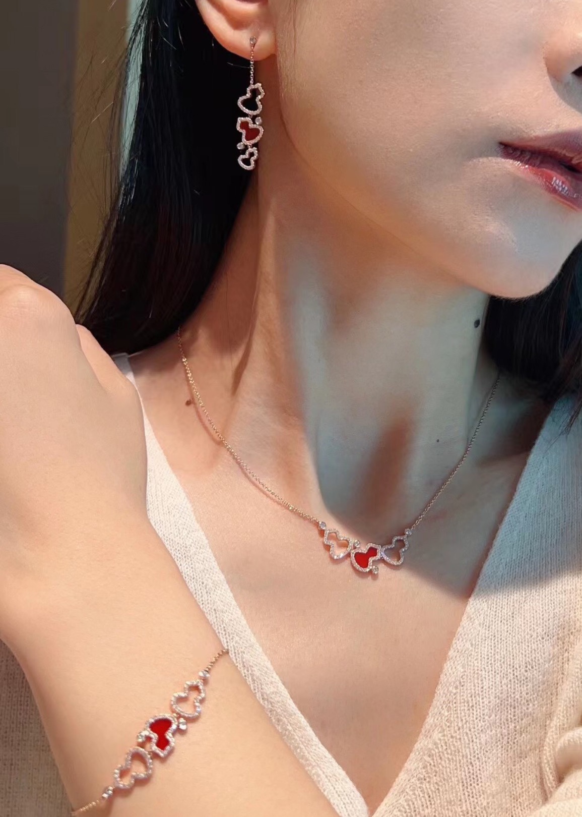 Qeelin WULU bracelet 18k rose gold red carnelian clear diamond 18cm