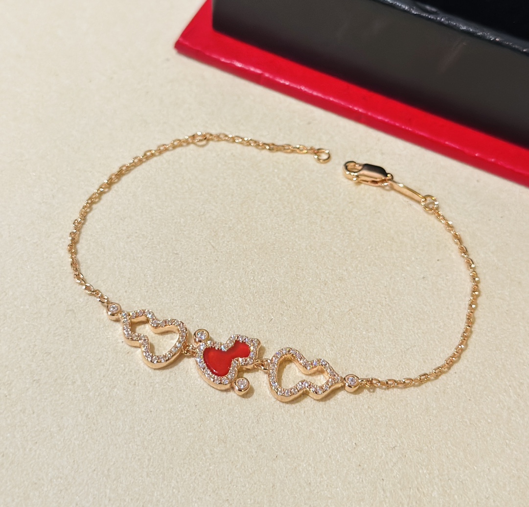 Qeelin WULU bracelet 18k rose gold red carnelian clear diamond 18cm