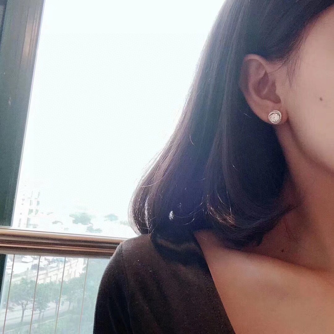 Cartier Trinity Halo Diamond Jewelry Set necklace earrings yellow gold with clear faceted stones white gold with clear faceted stones rose gold with clear faceted stones 16 inch chain length standard stud earring size