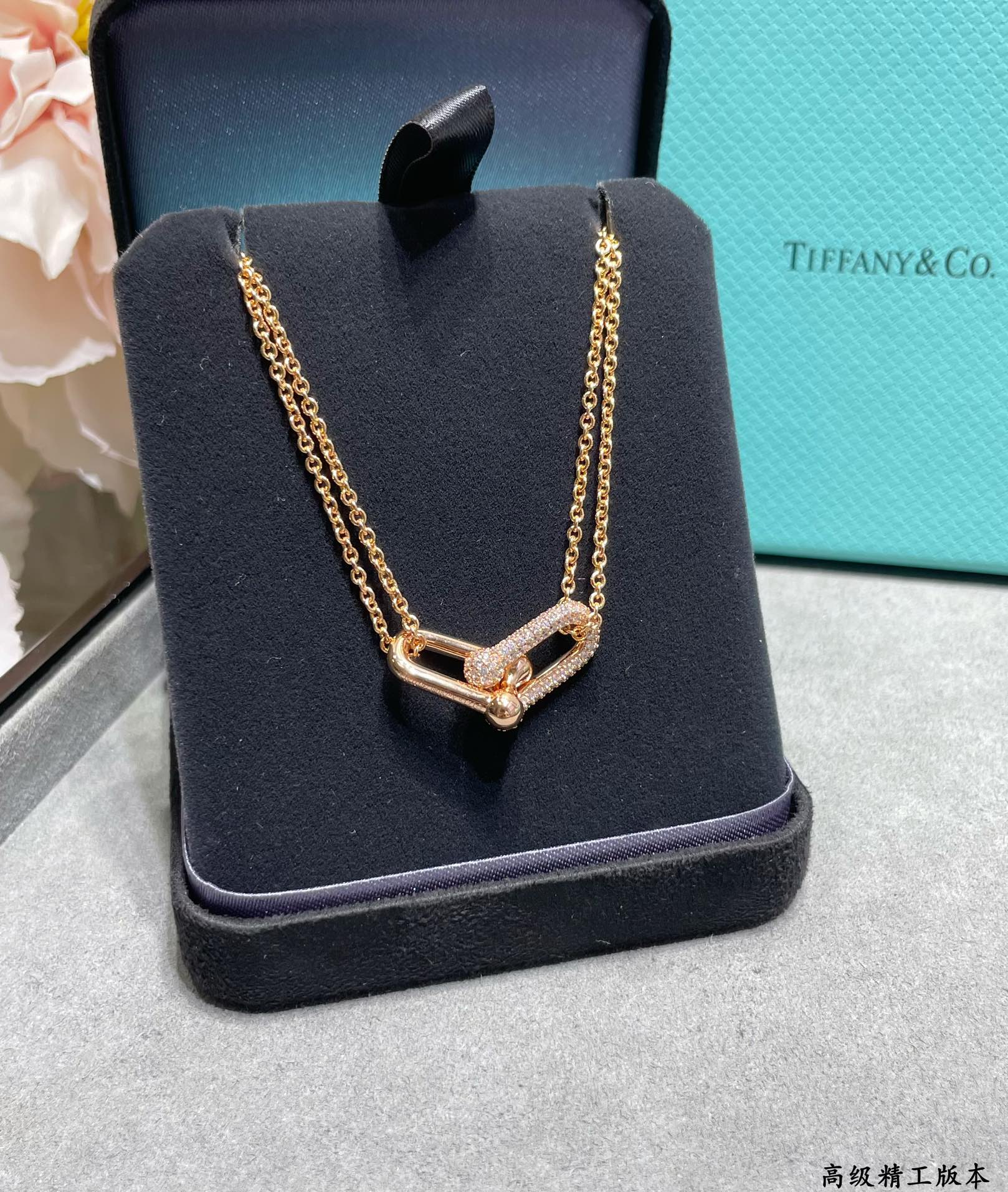 Tiffany HardWear Double Link Pendant necklace Silver-toned metal with clear pave diamonds Rose gold-toned metal with clear pave diamonds Yellow gold-toned metal with clear pave diamonds 45cm