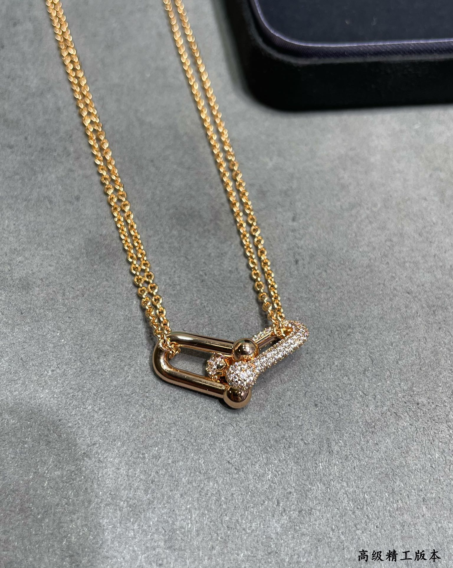 Tiffany HardWear Double Link Pendant necklace Silver-toned metal with clear pave diamonds Rose gold-toned metal with clear pave diamonds Yellow gold-toned metal with clear pave diamonds 45cm