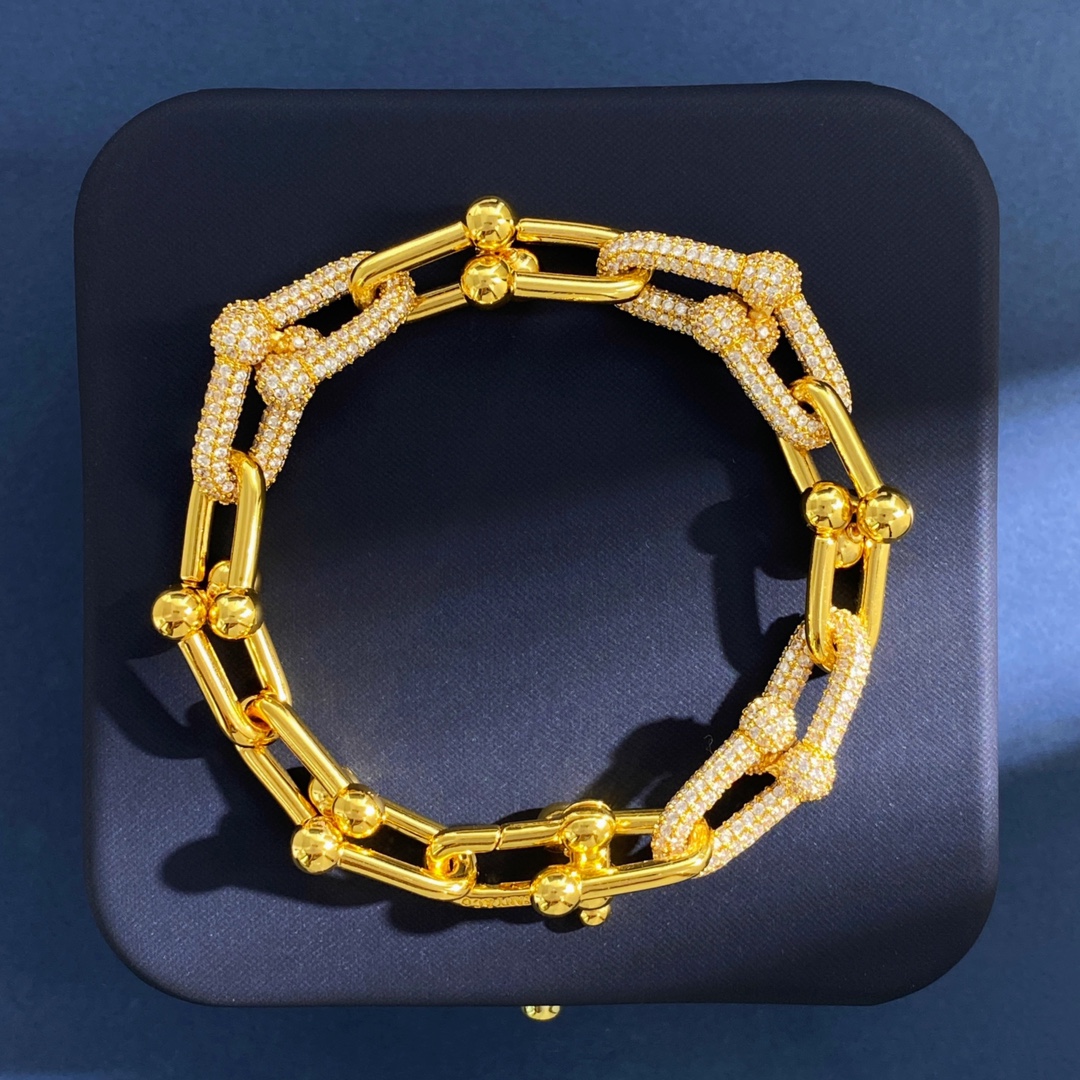 Bracelet Tiffany HardWear Métal argenté avec pavés transparents Métal doré rose avec pavés transparents Métal doré jaune avec pavés transparents 7 pouces