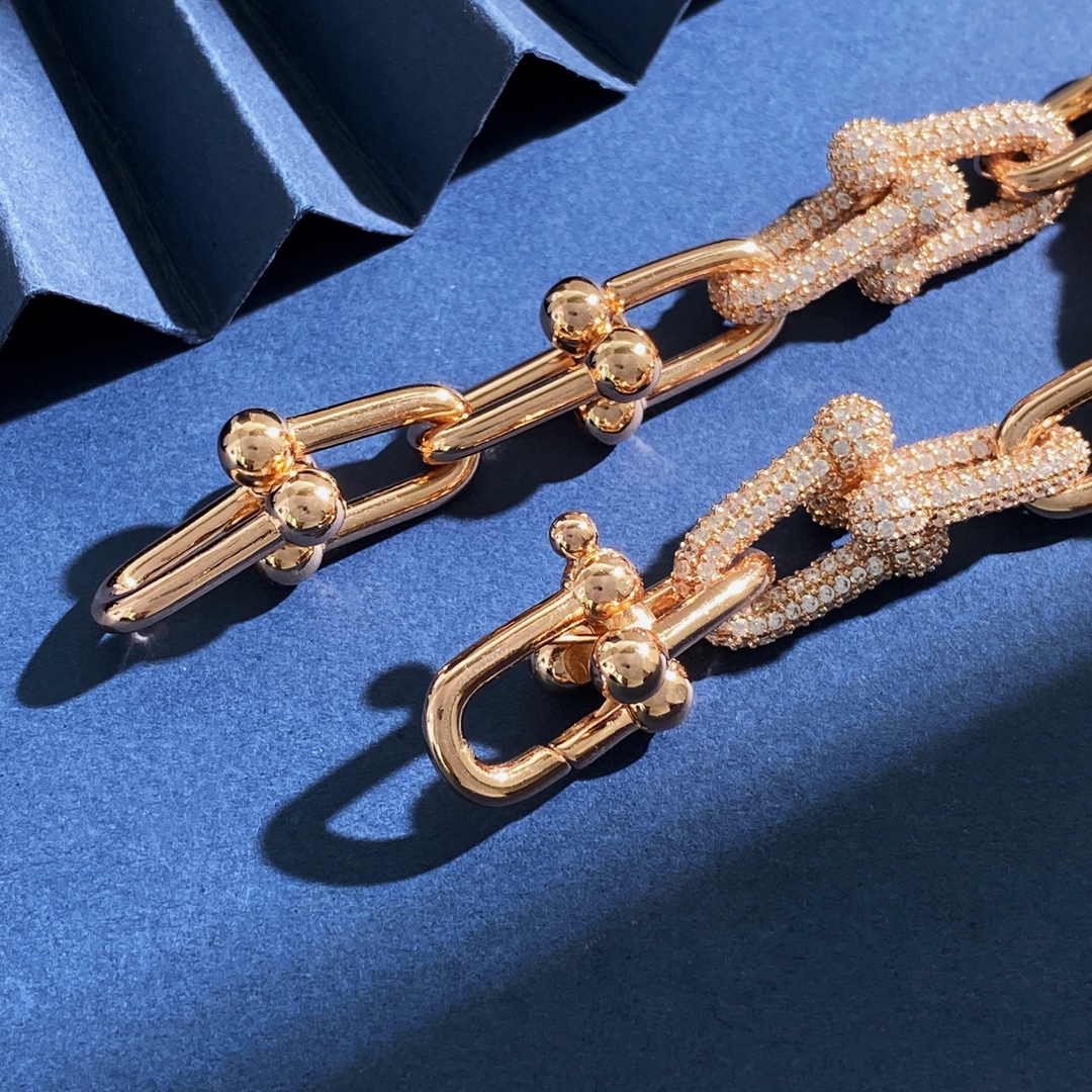 Bracelet Tiffany HardWear Métal argenté avec pavés transparents Métal doré rose avec pavés transparents Métal doré jaune avec pavés transparents 7 pouces
