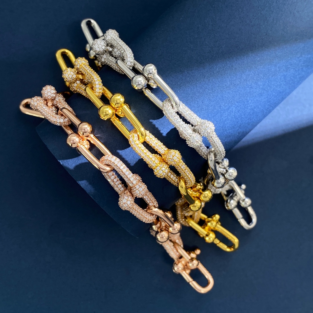 Bracelet Tiffany HardWear Métal argenté avec pavés transparents Métal doré rose avec pavés transparents Métal doré jaune avec pavés transparents 7 pouces