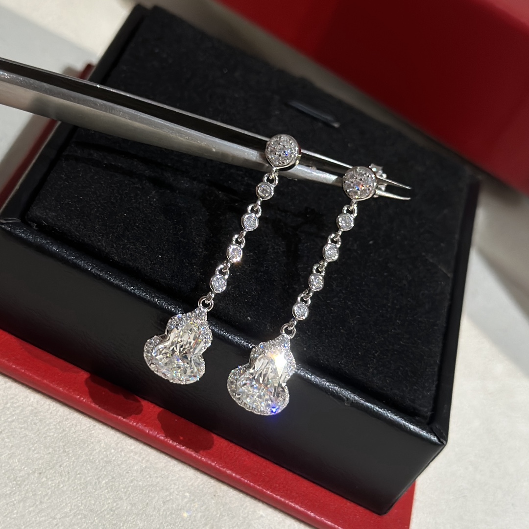 Qeelin Wulu earrings silver-toned metal with clear diamond-like stones 3 5cm drop length