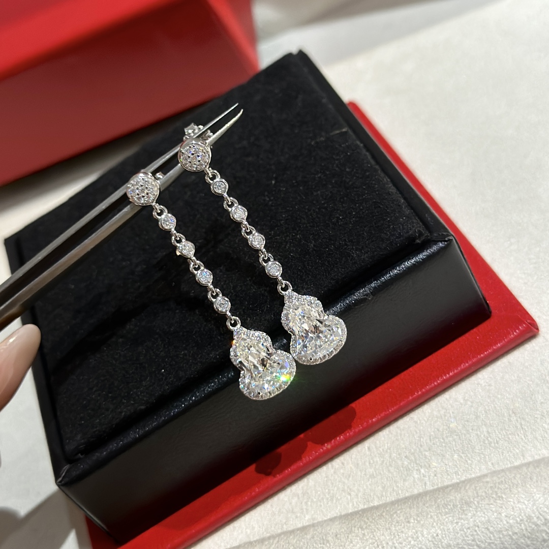 Qeelin Wulu earrings silver-toned metal with clear diamond-like stones 3 5cm drop length
