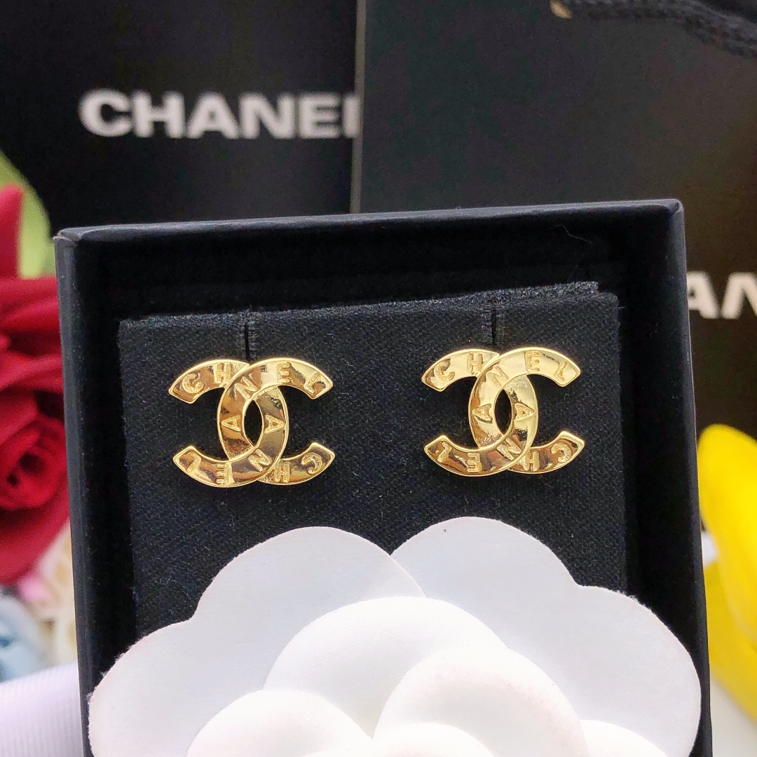 Chanel CC Logo Engraved Stud Earrings earrings gold-tone metal no accent stones 1 5cm stud diameter