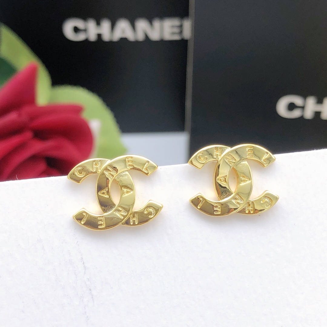 Chanel CC Logo Engraved Stud Earrings earrings gold-tone metal no accent stones 1 5cm stud diameter