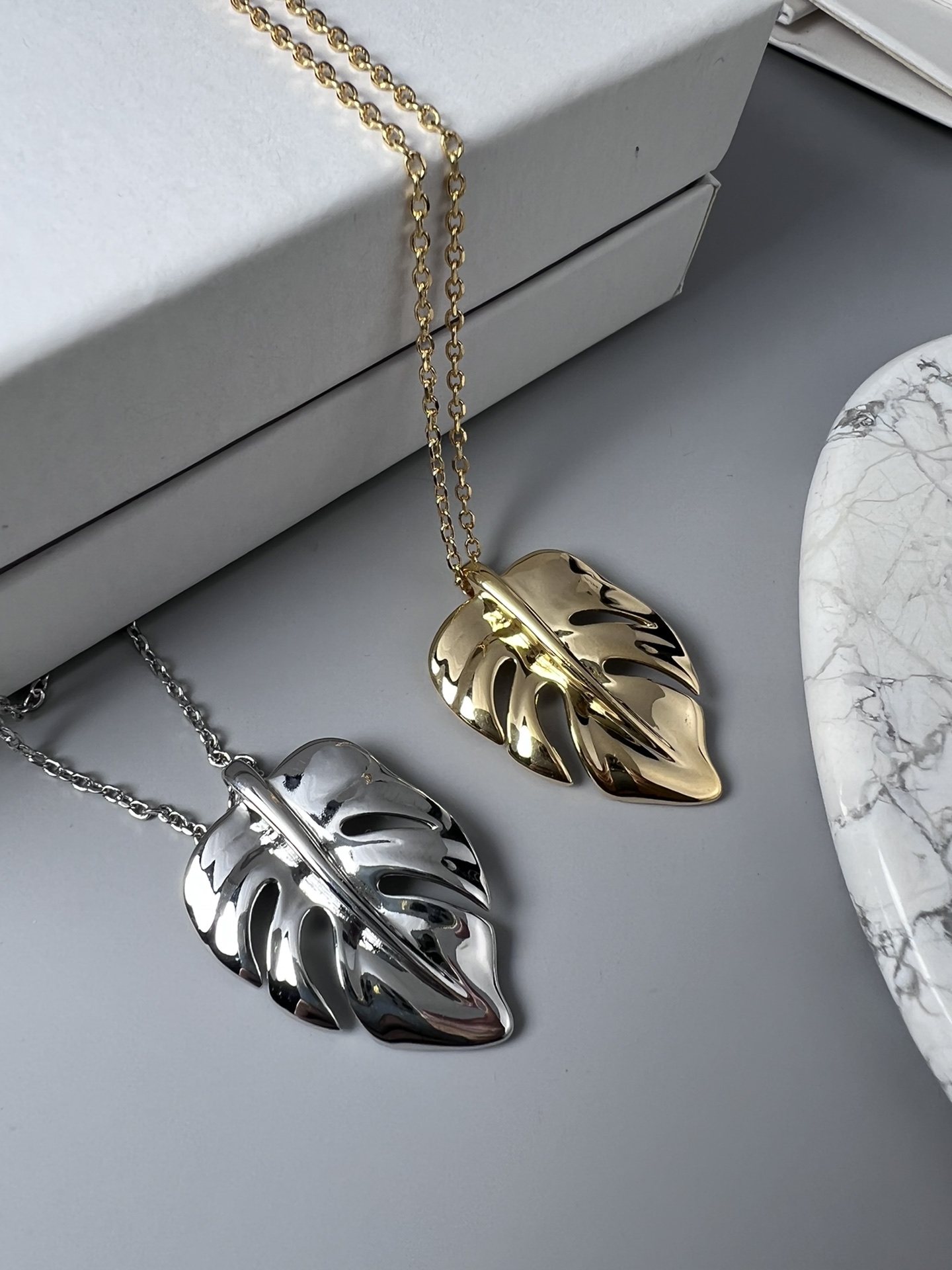 Celine Monstera Leaf Pendant necklace gold-tone metal no additional stones 45cm with 5cm extender