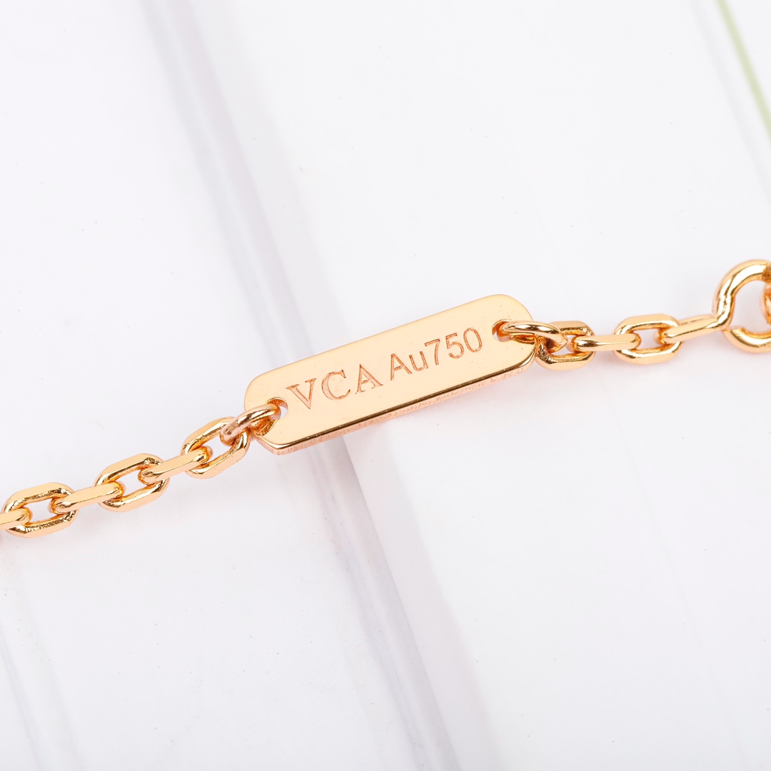 Van Cleef Arpels Lucky Spring bracelet Rose gold red carnelian black onyx 17cm