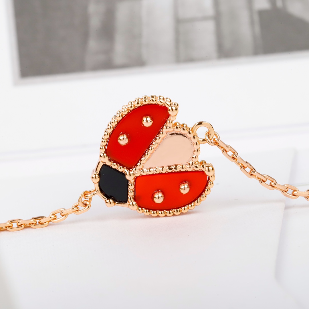 Van Cleef Arpels Lucky Spring bracelet Rose gold red carnelian black onyx 17cm