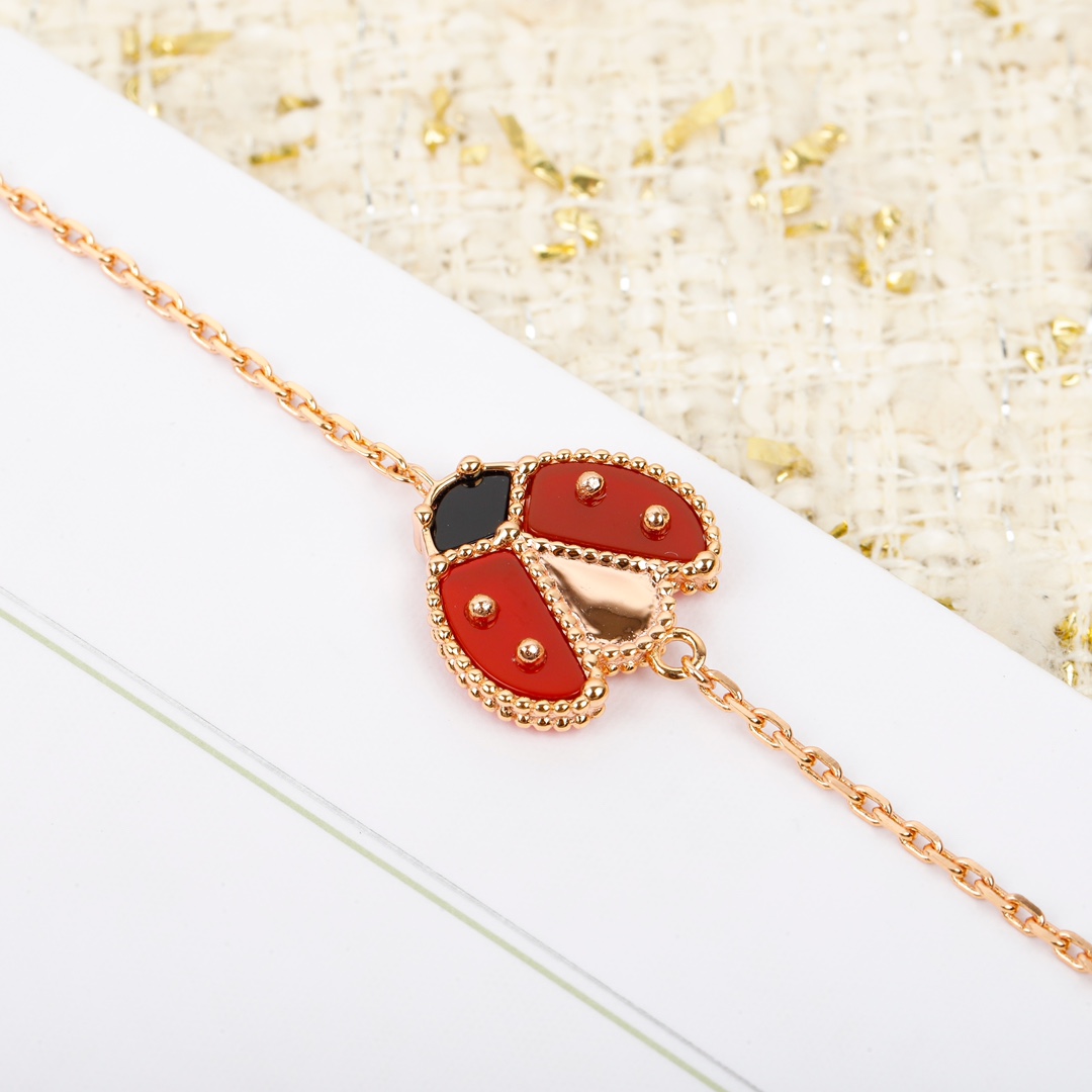 Van Cleef Arpels Lucky Spring bracelet Rose gold red carnelian black onyx 17cm
