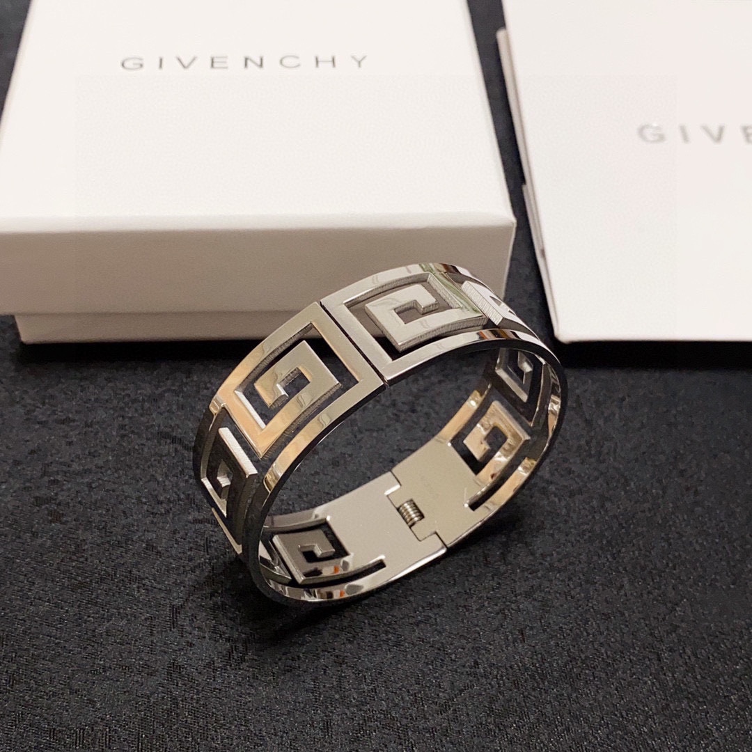 Luxury necklace
