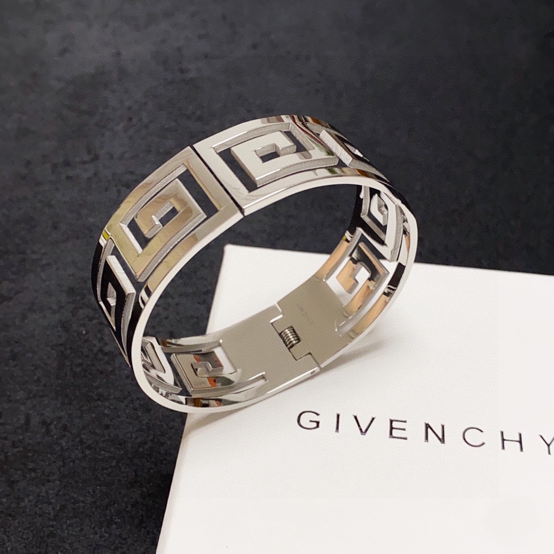 Luxury necklace