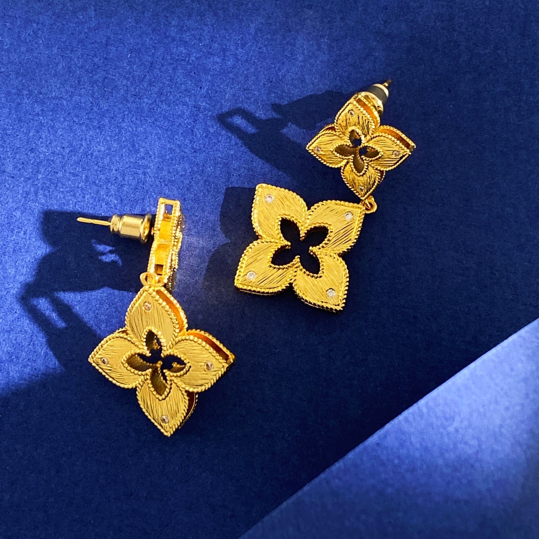 Roberto Coin Venetian Princess earrings Yellow gold with clear diamond accents 4cm drop length