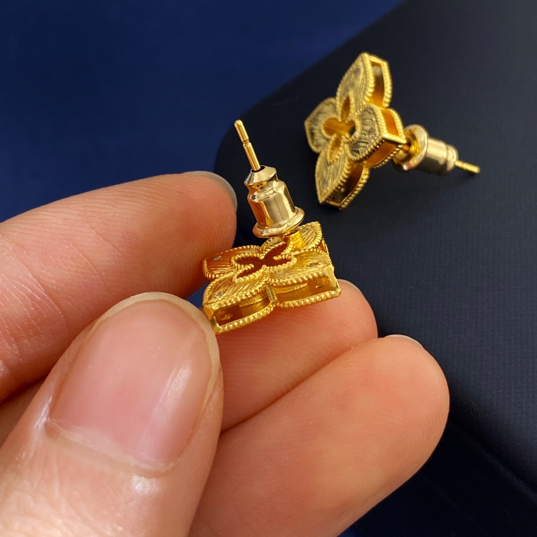 Van Cleef Arpels Venetian Princess earrings yellow gold with clear diamond accents 15mm