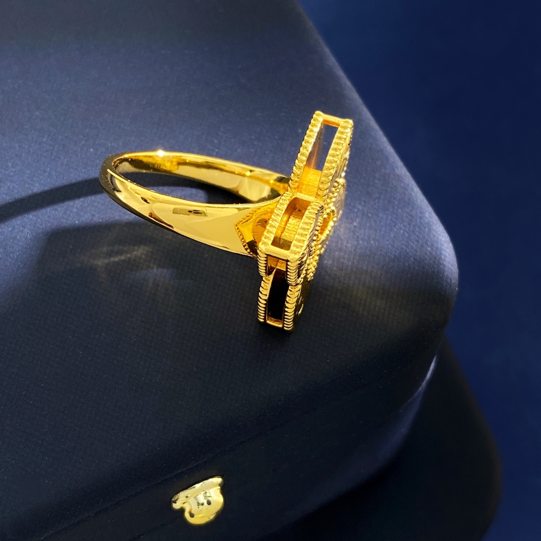 Van Cleef Arpels Vintage Alhambra ring yellow gold clear diamond 52