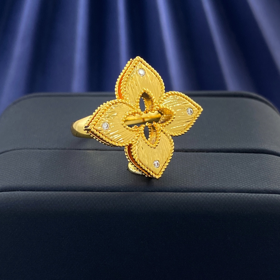 Van Cleef Arpels Vintage Alhambra ring yellow gold clear diamond 52