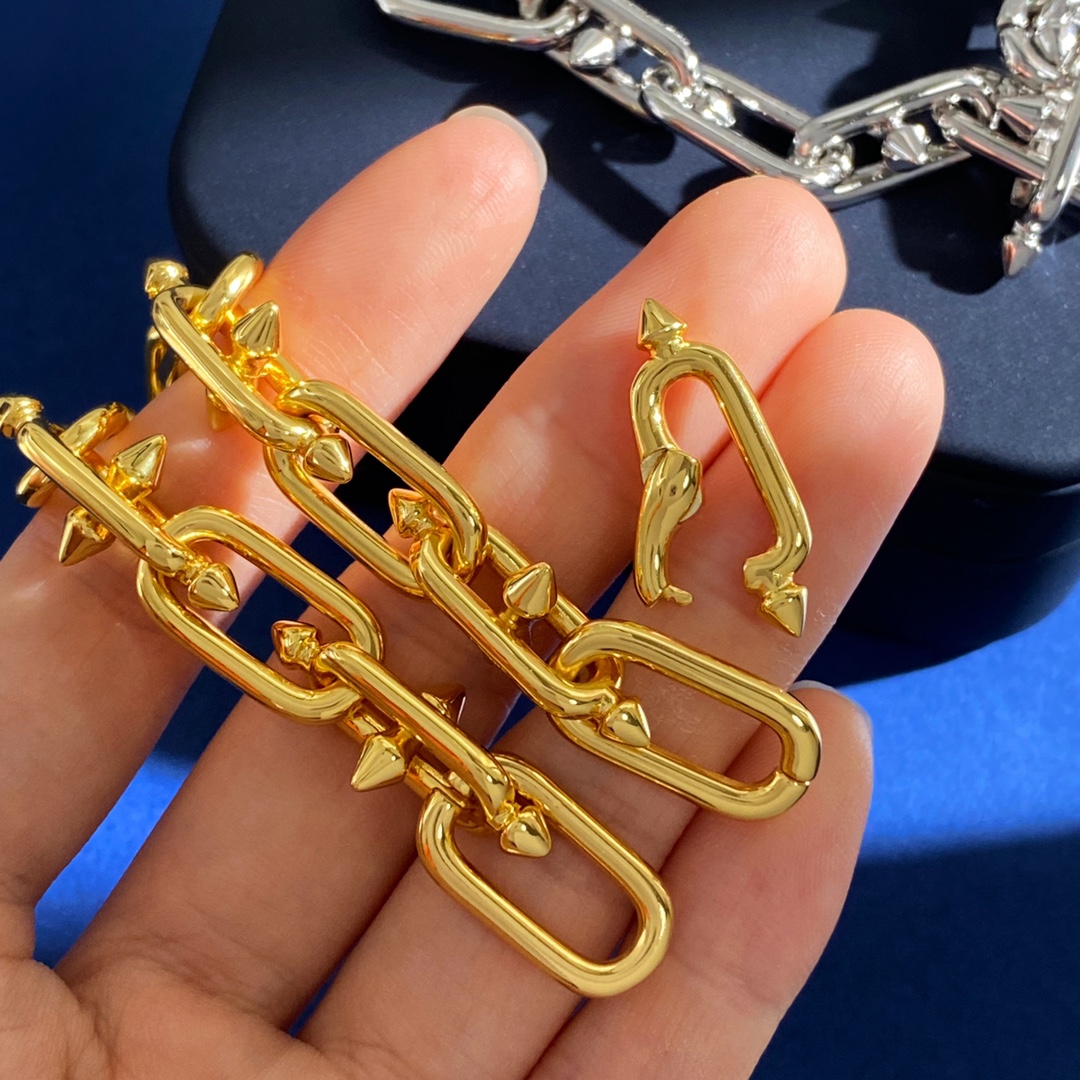 Tiffany Tiffany Titan by Pharrell Williams bracelet polished gold-tone metal polished silver-tone metal no gemstones 7 inches