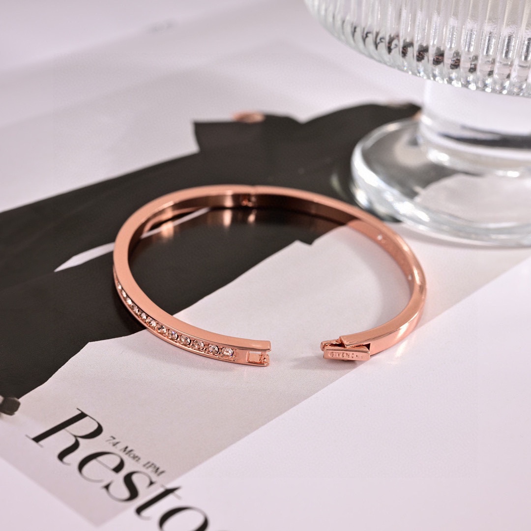 Luxury necklace