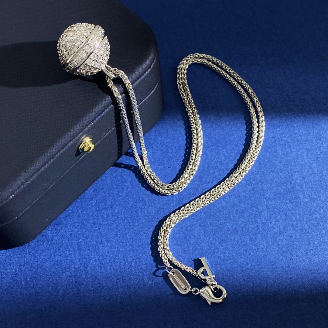 Piaget Possession Sphere Pendant necklace 18k yellow gold with clear pave diamonds 18k white gold with clear pave diamonds 45cm