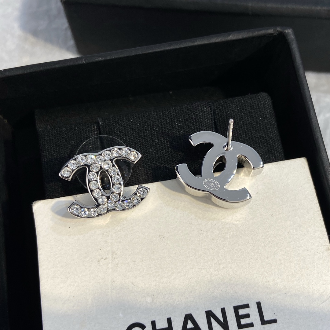 Chanel CC Logo Crystal Stud Earrings earrings Silver-toned metal with clear faceted crystals 1 2cm stud diameter