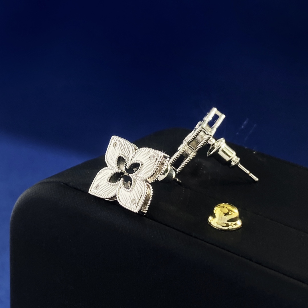 Orecchini Roberto Coin Venetian Princess in oro bianco 18 carati con accenti di diamanti, diametro del perno di 15 mm