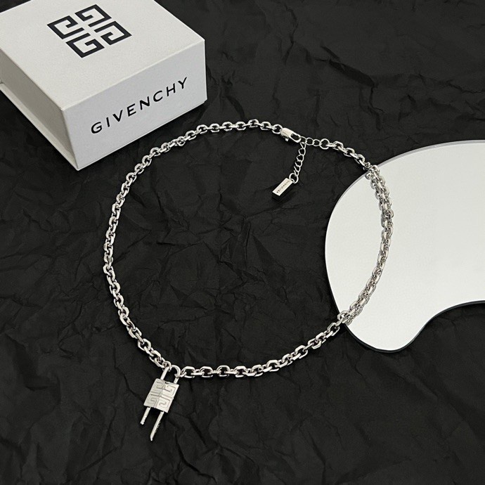 Luxury necklace