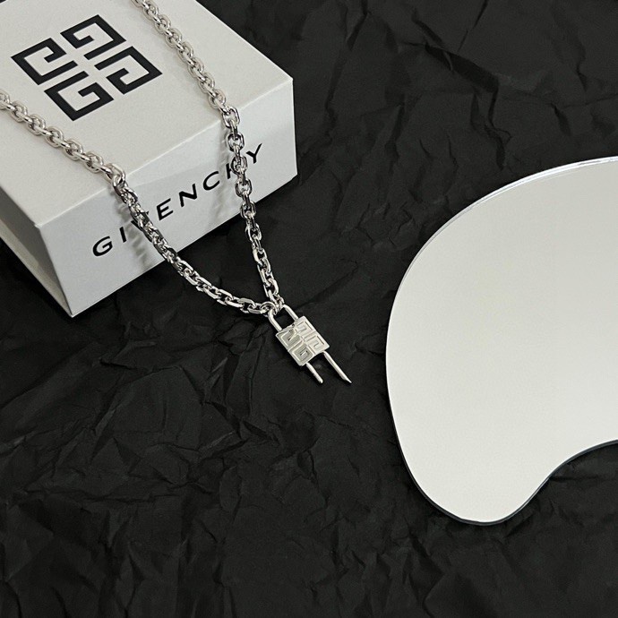 Luxury necklace