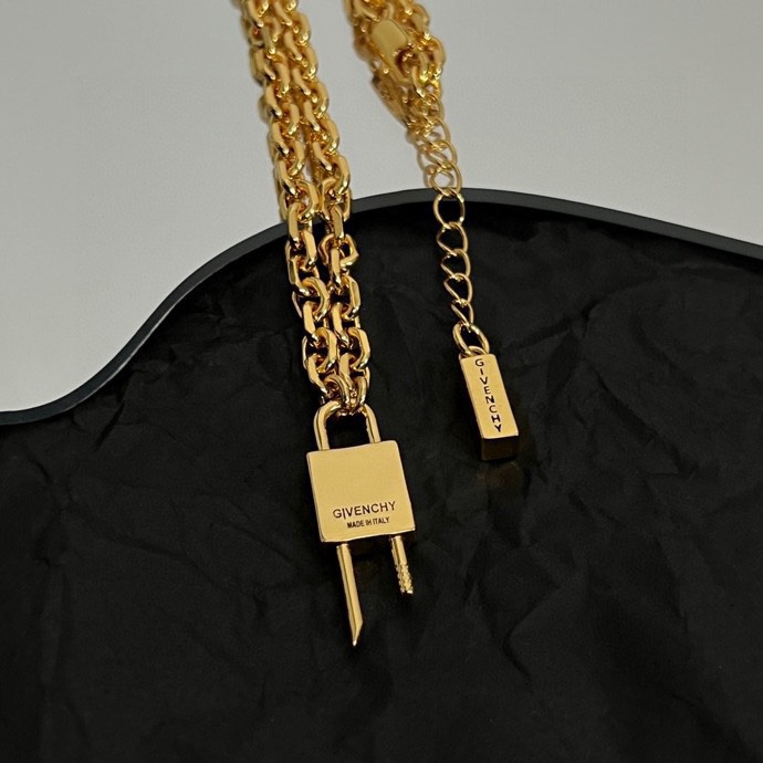 Luxury necklace