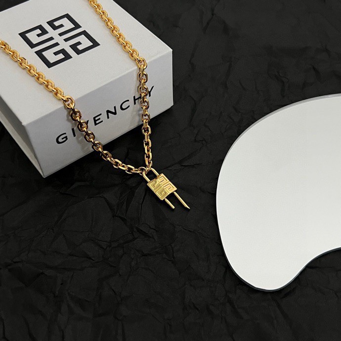 Luxury necklace