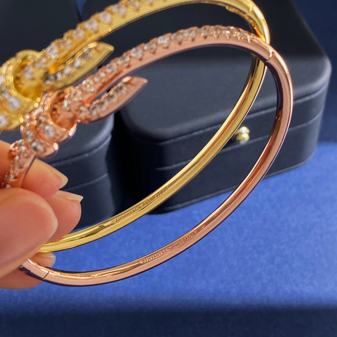 Tiffany Co Tiffany Knot bracelet 18K yellow gold with clear diamonds 18K white gold with clear diamonds 18K rose gold with clear diamonds 17cm