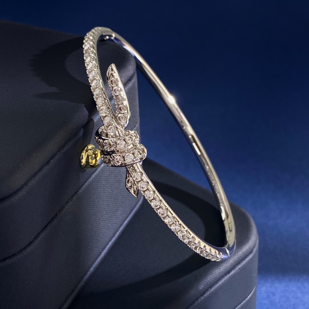 Tiffany Co Tiffany Knot bracelet 18K yellow gold with clear diamonds 18K white gold with clear diamonds 18K rose gold with clear diamonds 17cm