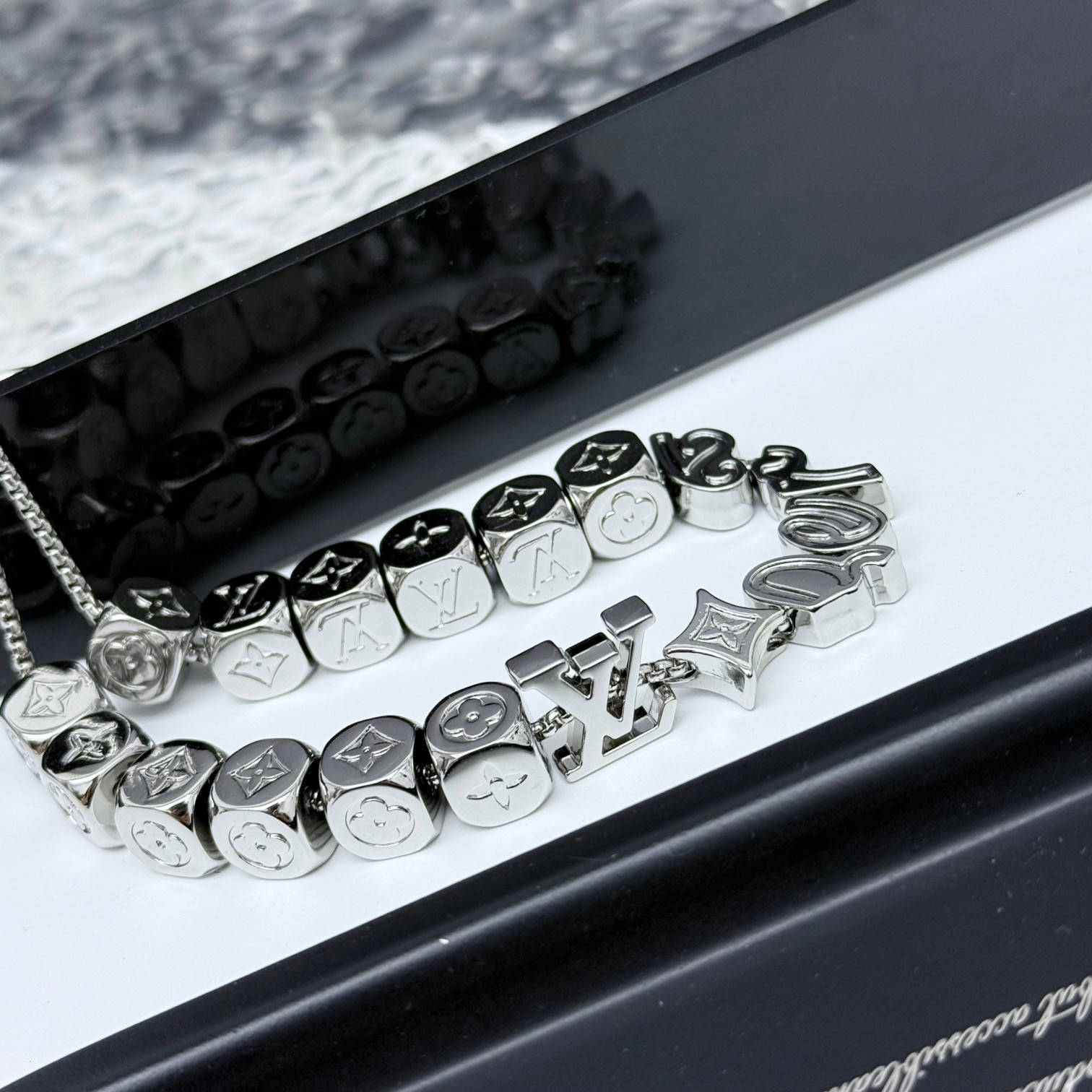 Luxury necklace