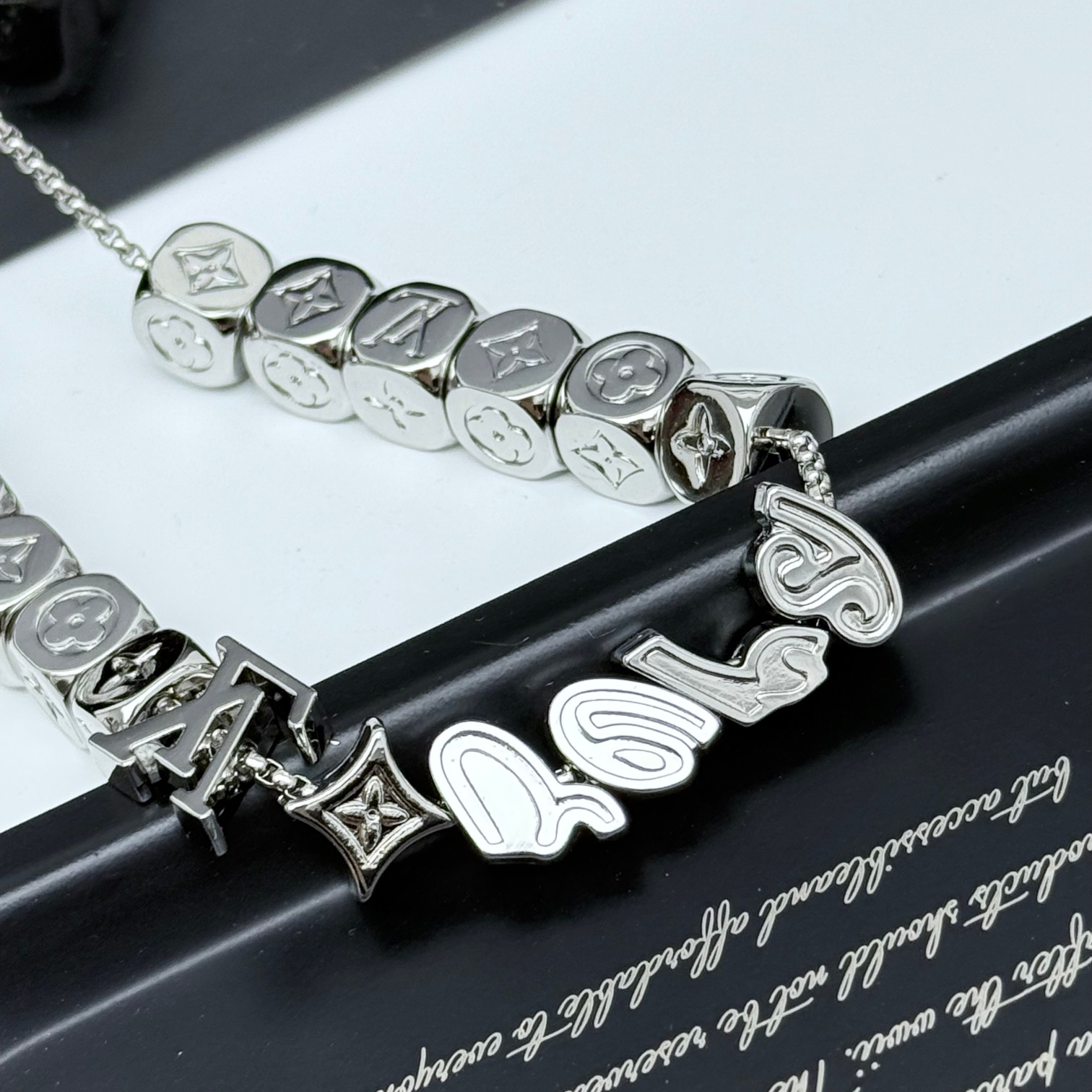 Luxury necklace