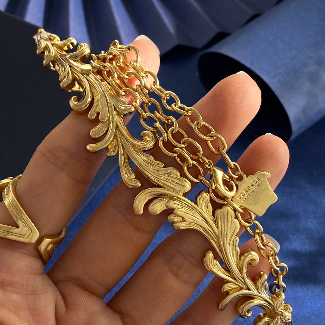 Luxury ring