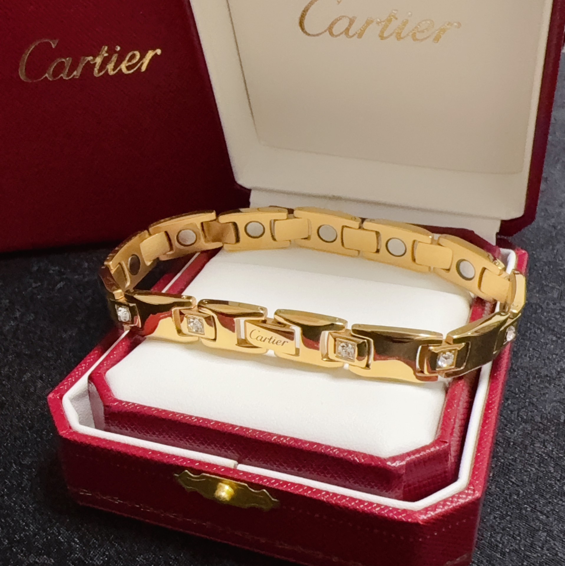 Cartier Maillon Panthere bracelet 14K gold with clear diamond accents 21cm