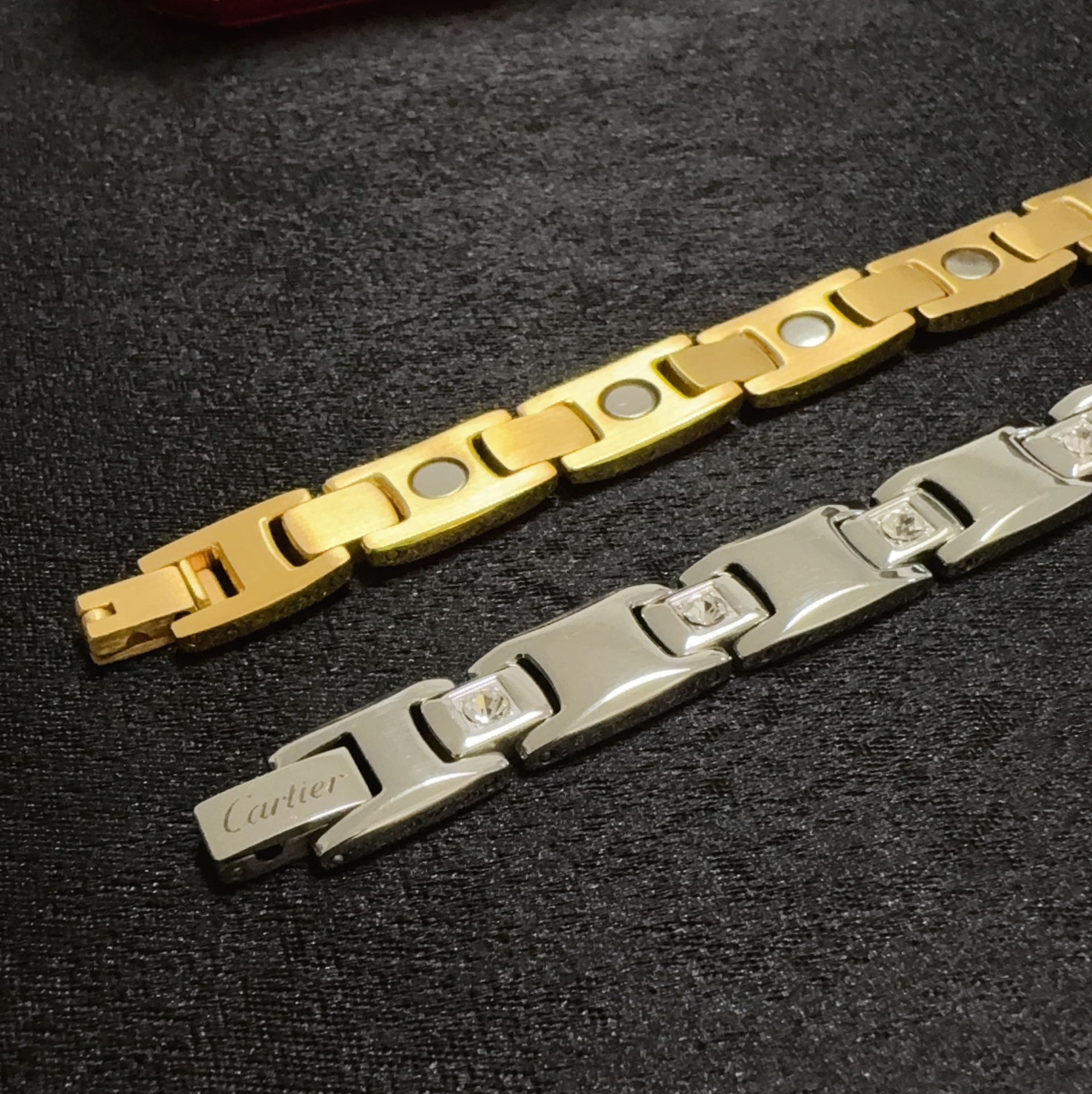 Cartier Maillon Panthere bracelet 14K gold with clear diamond accents 21cm
