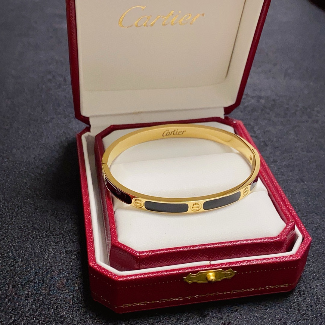 Cartier Love bracelet 18k yellow gold with black lacquer inlay 17