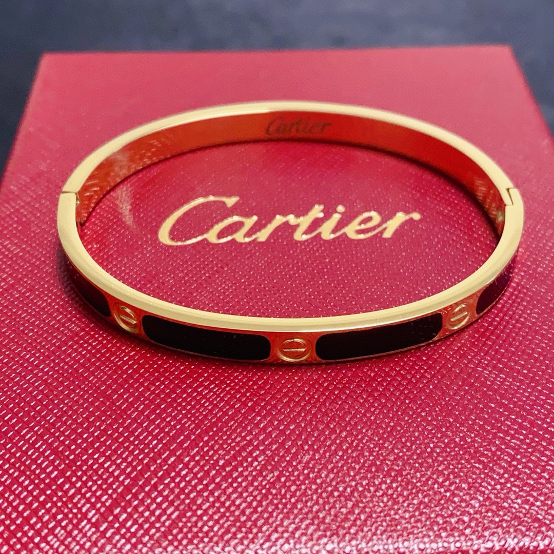 Cartier Love bracelet 18k yellow gold with black lacquer inlay 17