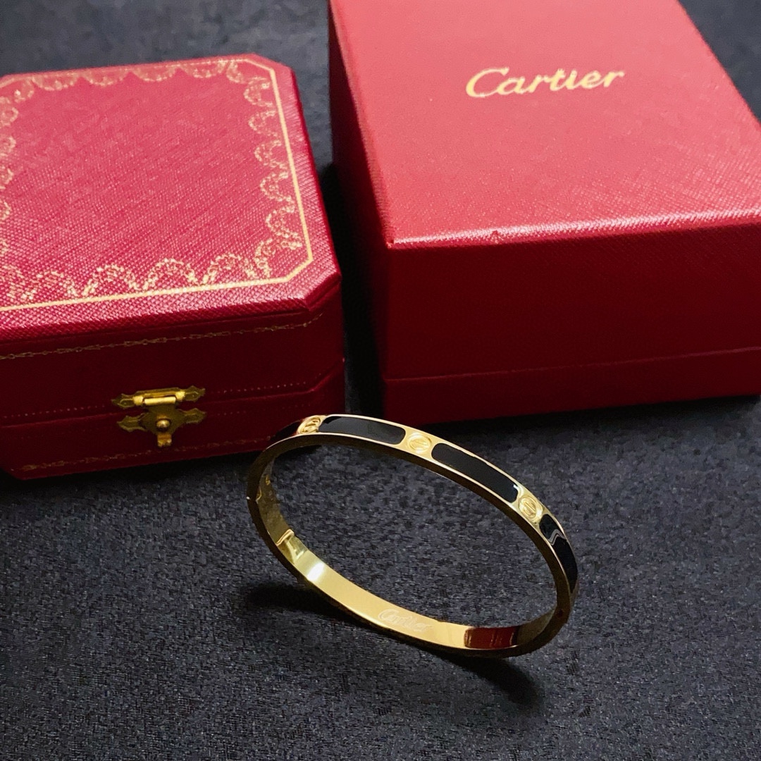Cartier Love bracelet 18k yellow gold with black lacquer inlay 17